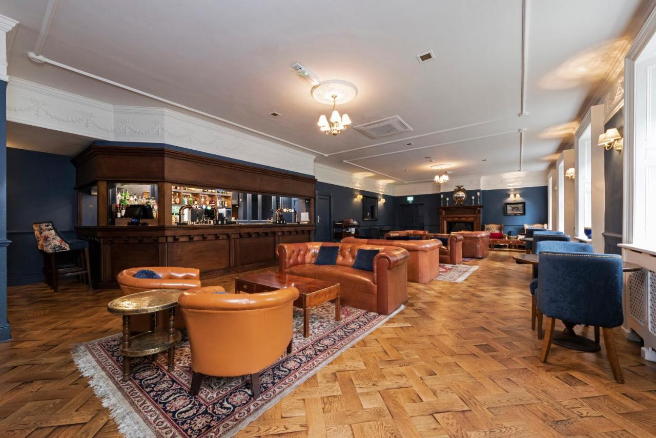 Statham Lodge Hotel Warrington Esterno foto