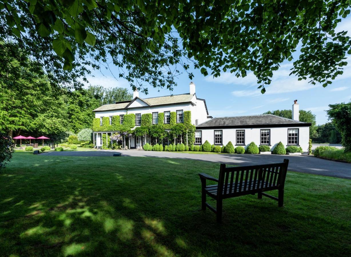 Statham Lodge Hotel Warrington Esterno foto