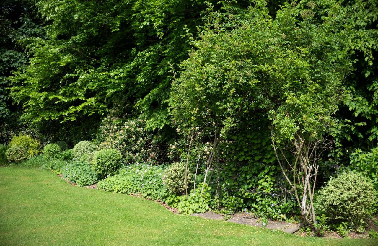 Statham Lodge Hotel Warrington Esterno foto
