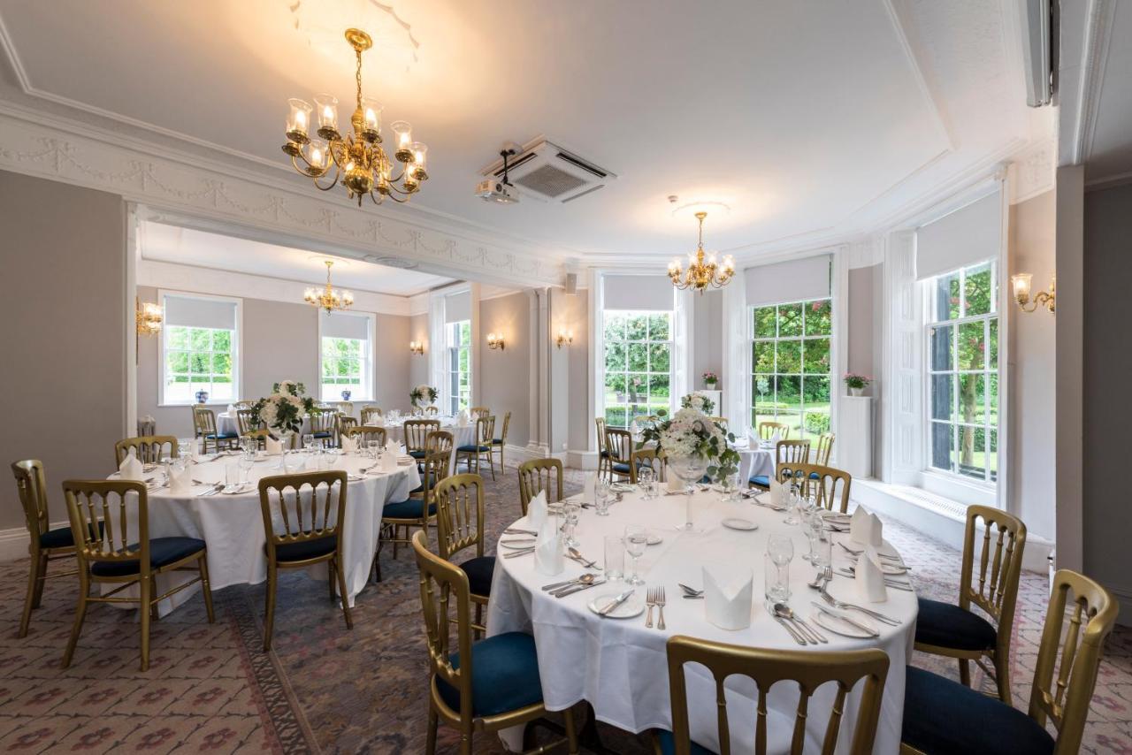Statham Lodge Hotel Warrington Esterno foto