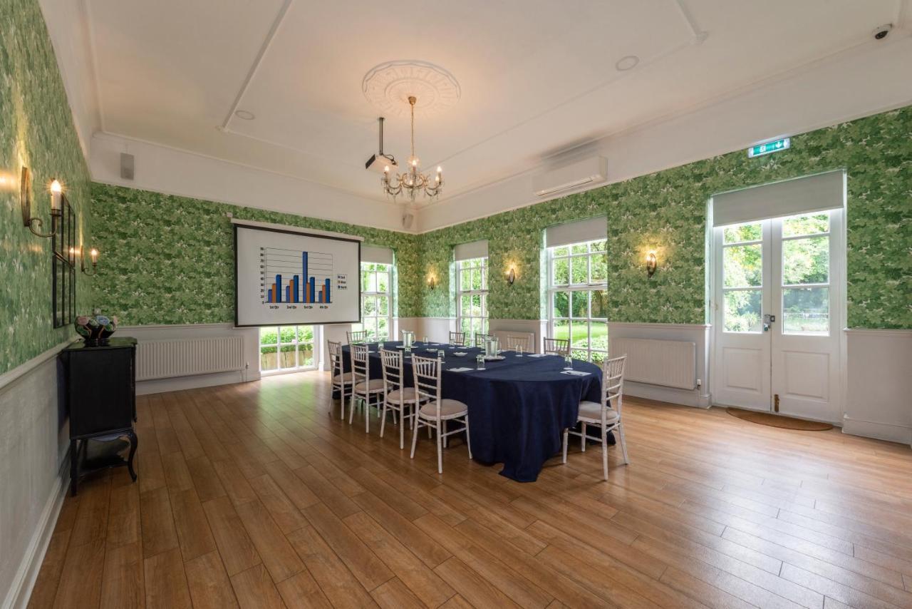 Statham Lodge Hotel Warrington Esterno foto