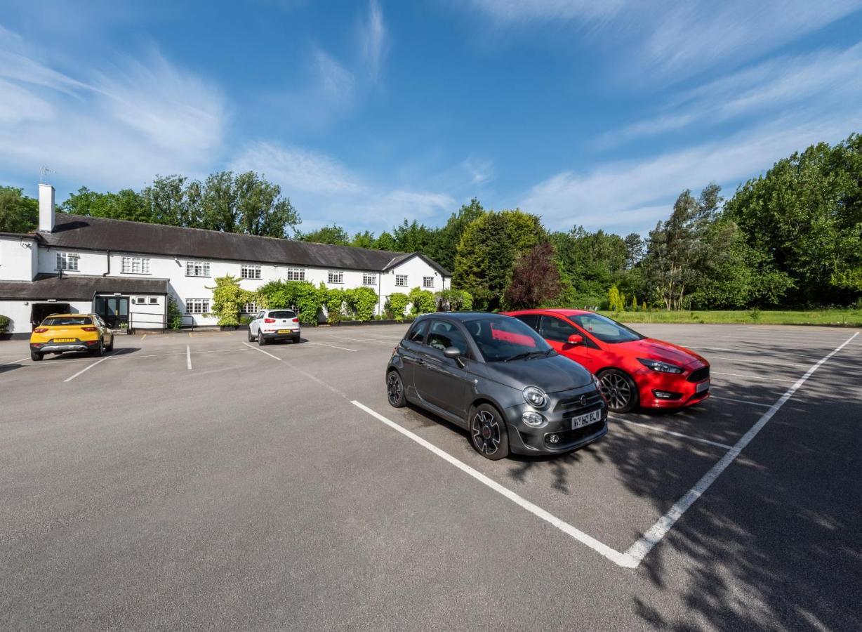 Statham Lodge Hotel Warrington Esterno foto