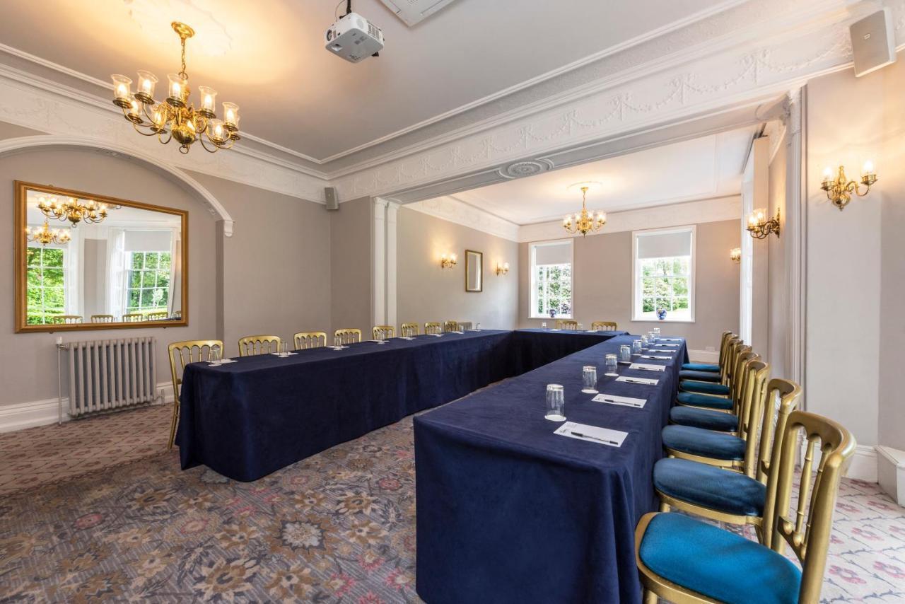 Statham Lodge Hotel Warrington Esterno foto