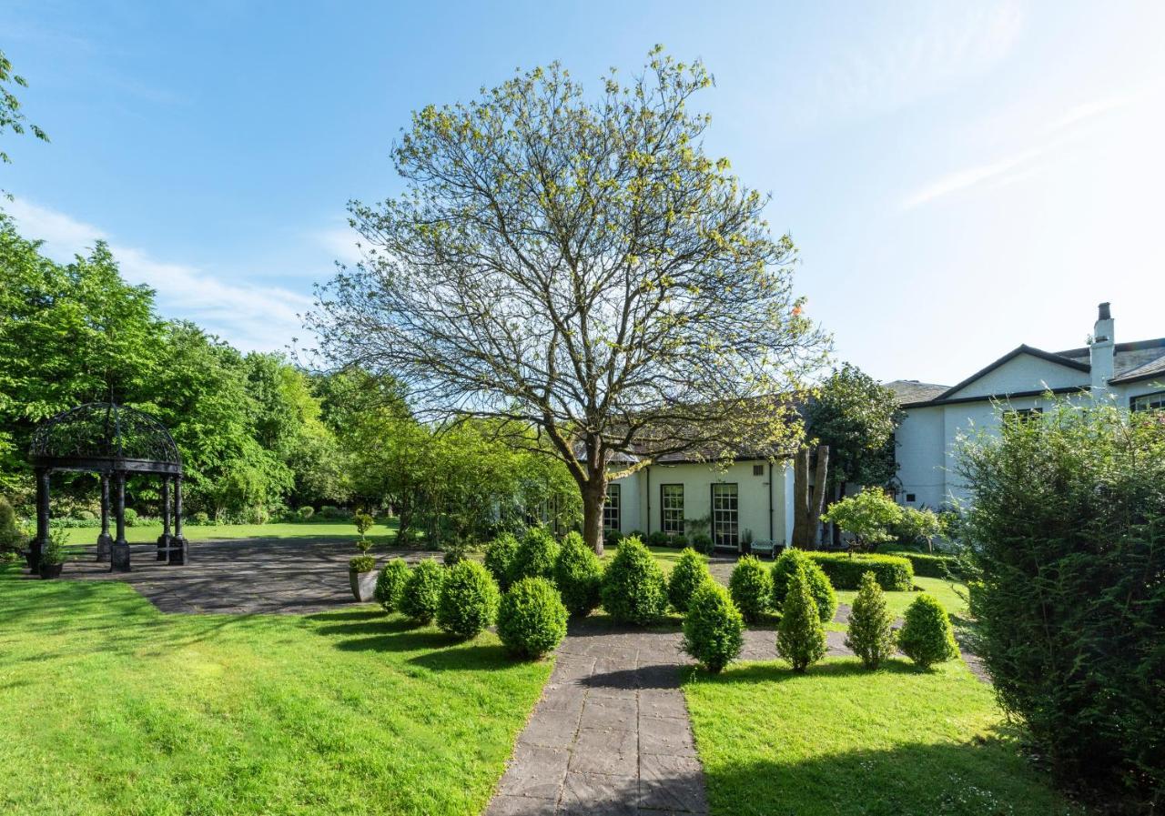 Statham Lodge Hotel Warrington Esterno foto